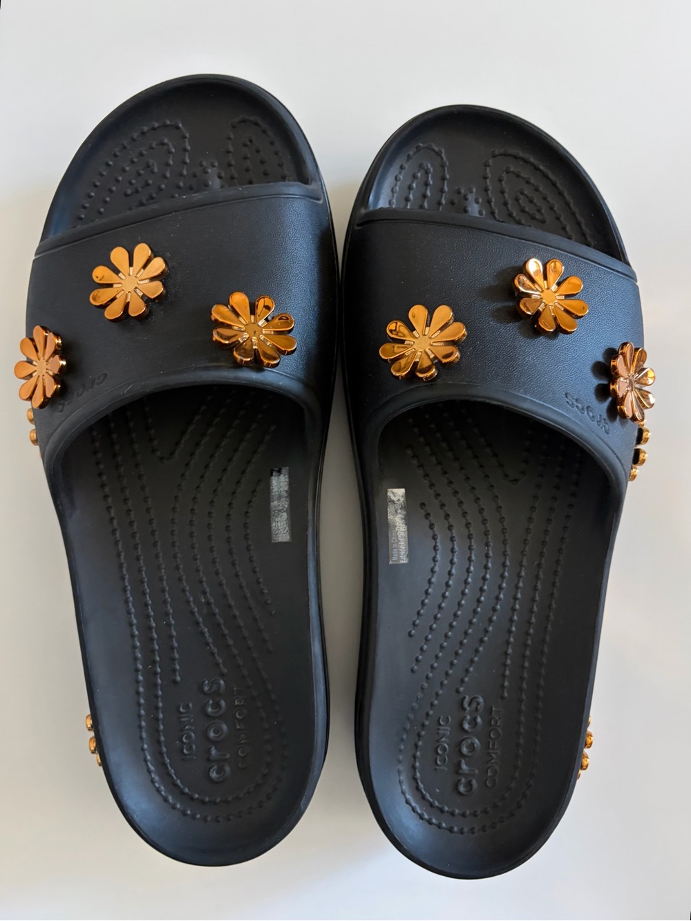 Crocs Crocband Metallic Bloom Platform Slides Gold Black Floral Charms Sz 9 Rare - Picture 16 of 16